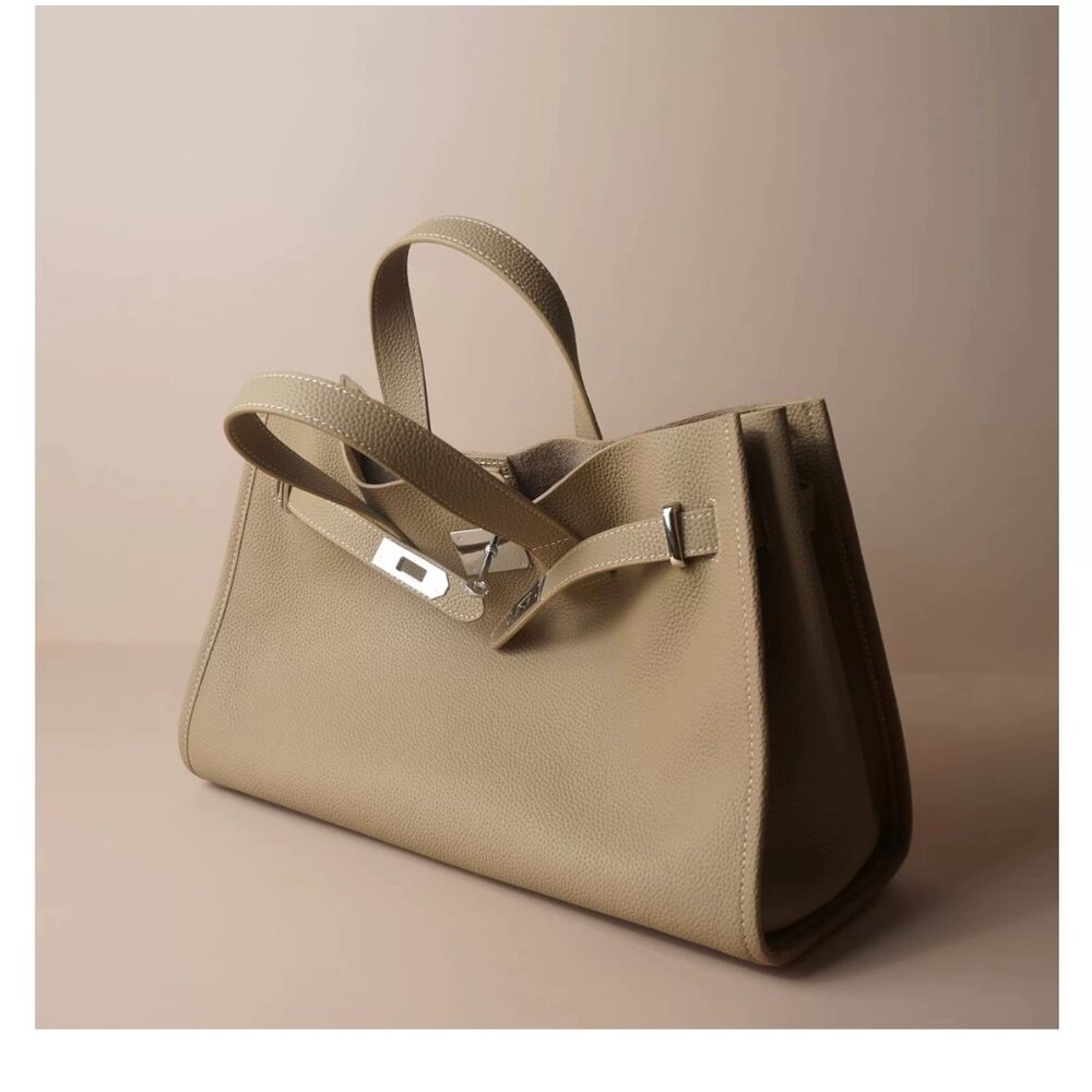 Urban Luxe — Genuine Leather Power Tote. Women’s shoulder bag - Picture 11 of 16